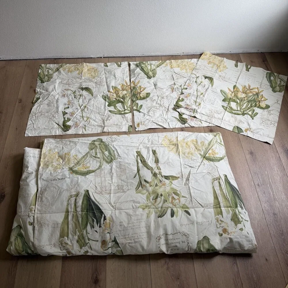 Pottery Barn Rare Orchid Pattern Duvet Cover - King with 3 Euro Shams